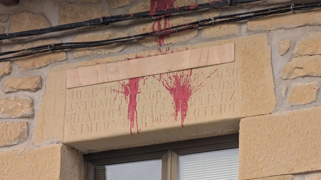 "Burla" en Álava con la inscripción franquista