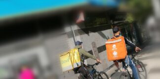 Repartidores, en el punto de mira de peatones en Vitoria Repartidores, en el punto de mira de peatones en Vitoria