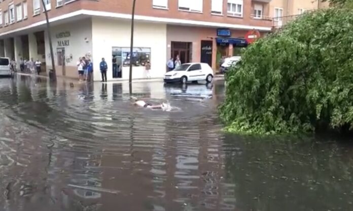 inundaciones-nadar-vitoria-bilbao ¡Inundaciones! Vitoria nadó en calzoncillos, Bilbao pudorosa